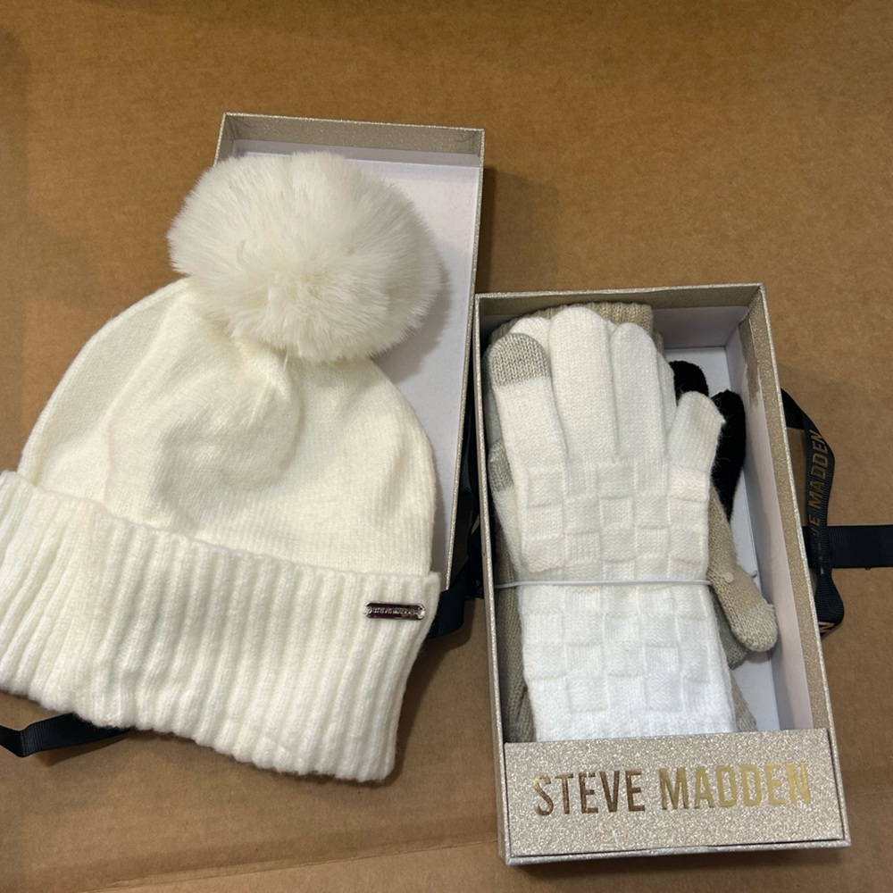 Steve Madden hat and gloves gift set